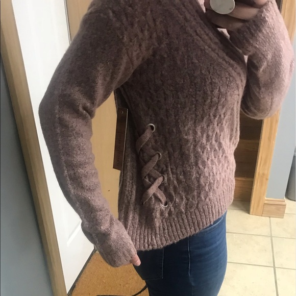 Basic Sweater - Picture 3 of 6